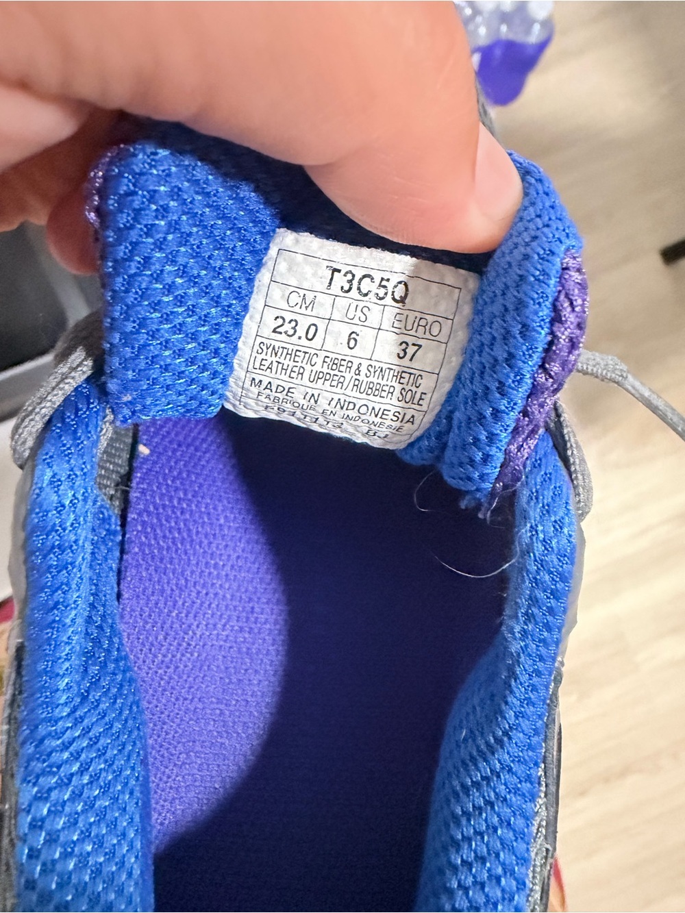 ASICS comulus running shoes - Picture 5 of 9